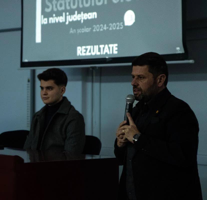You are currently viewing Instituția Prefectului Dâmbovița: Dialogul real cu elevii, esențial pentru un climat educațional sigur și echilibrat