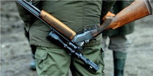 Read more about the article DÂMBOVIȚA: Dosar penal pentru trei bărbați, surprinși la vânătoare pe alt fond cinegetic decât pe cel pentru care aveau autorizație!