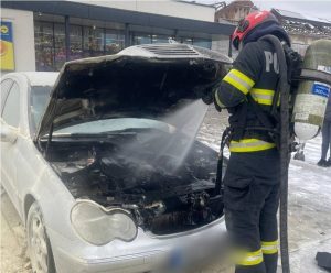 Read more about the article O mașină a luat foc în centrul municipiului Târgoviște!