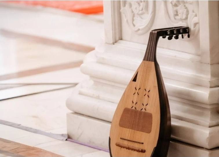 You are currently viewing Cobza devine parte integrantă a Patrimoniului Cultural Imaterial UNESCO