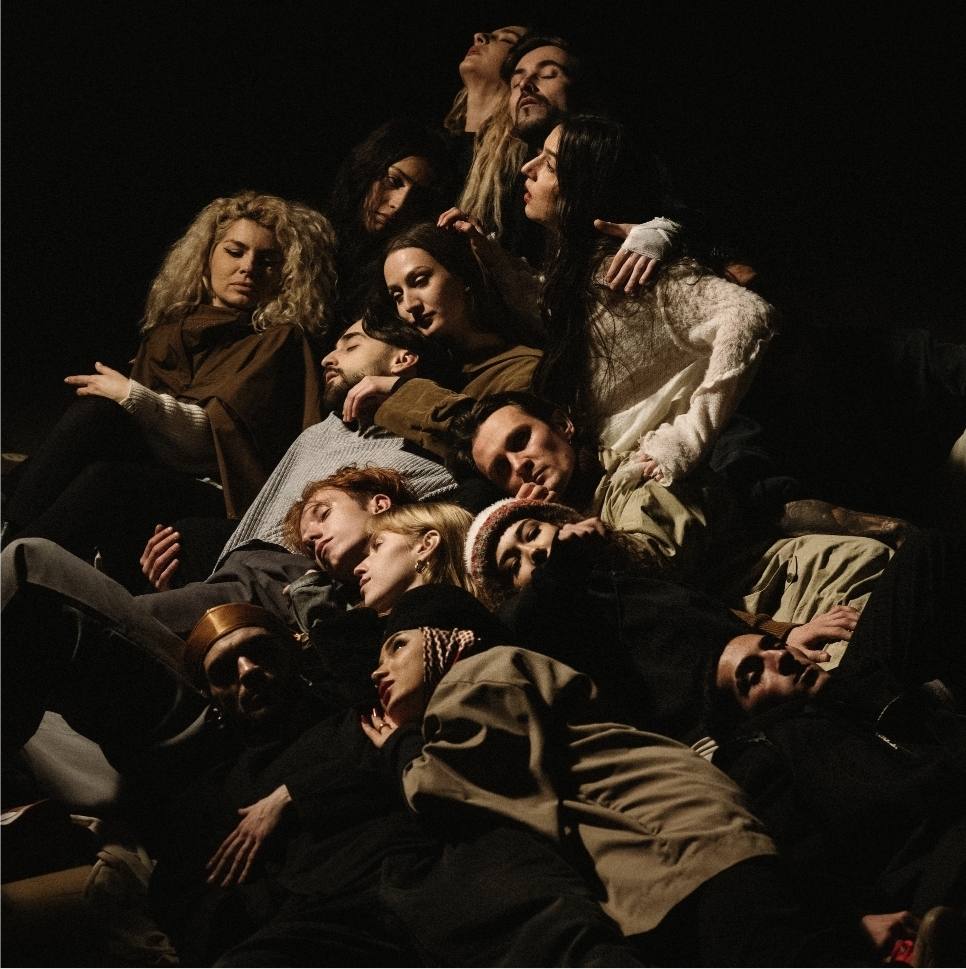 You are currently viewing EMAA lansează „Noaptea” – o piesă despre emoțiile care ne învăluie după lăsarea serii