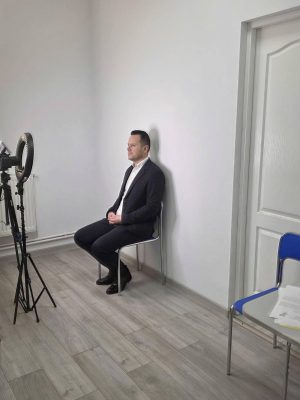 Read more about the article Subprefectul dâmbovițean Teodor Rădoi explică avantajele noilor cărți de identitate electronice – mai puține drumuri, mai puțină birocrație