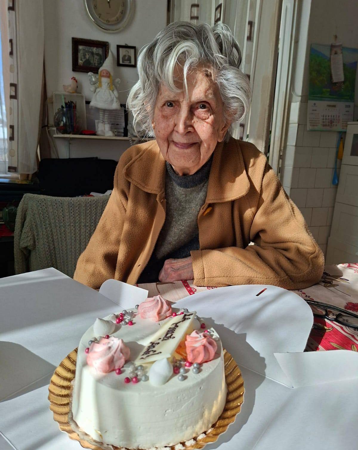 You are currently viewing Un secol de viață în slujba comunității. Profesoara Maria Filipescu, omagiată la 100 de ani, de administrația morenară