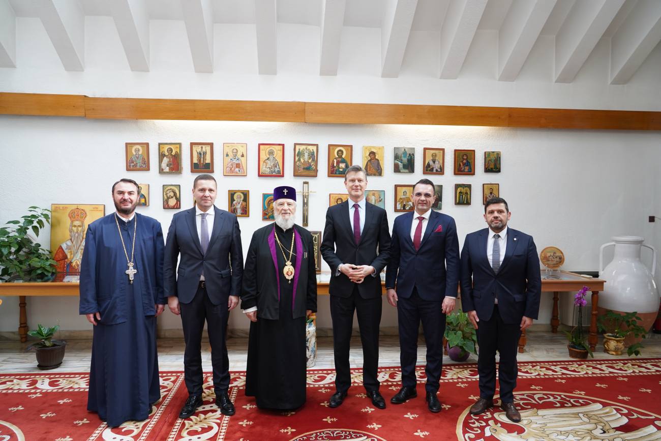 You are currently viewing ÎPS PĂRINTE MITROPOLIT NIFON A PRIMIT VIZITA AMBASADORULUI REGATULUI UNIT AL MARII BRITANII ȘI IRLANDEI DE NORD ÎN ROMÂNIA