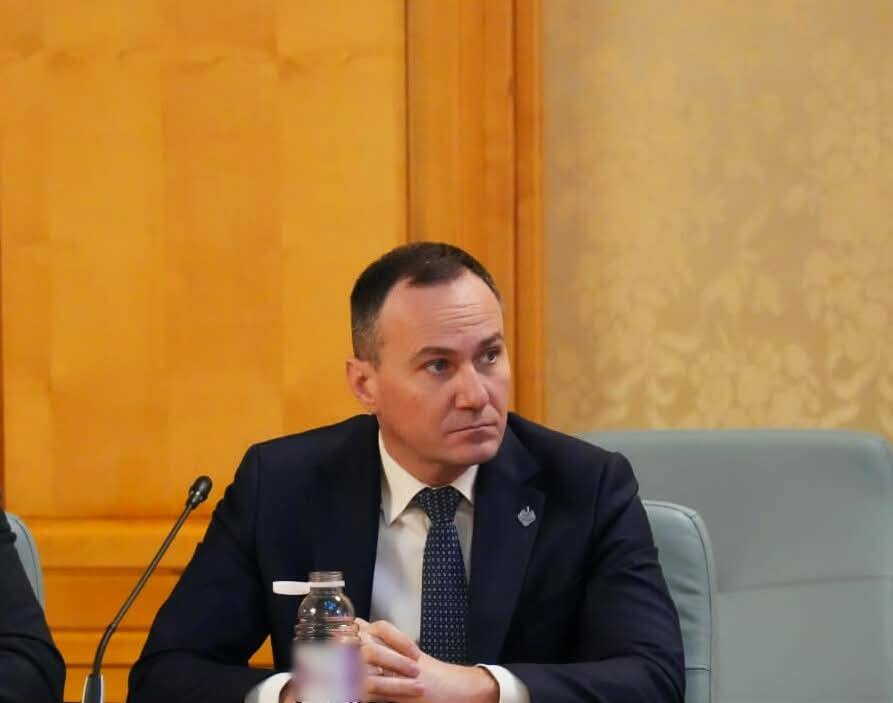 You are currently viewing Deputatul PNL de Dâmbovița, Aurelian Cotinescu, avertizează asupra efectelor rețelelor sociale asupra minorilor: Mințile copiilor noștri sunt în pericol