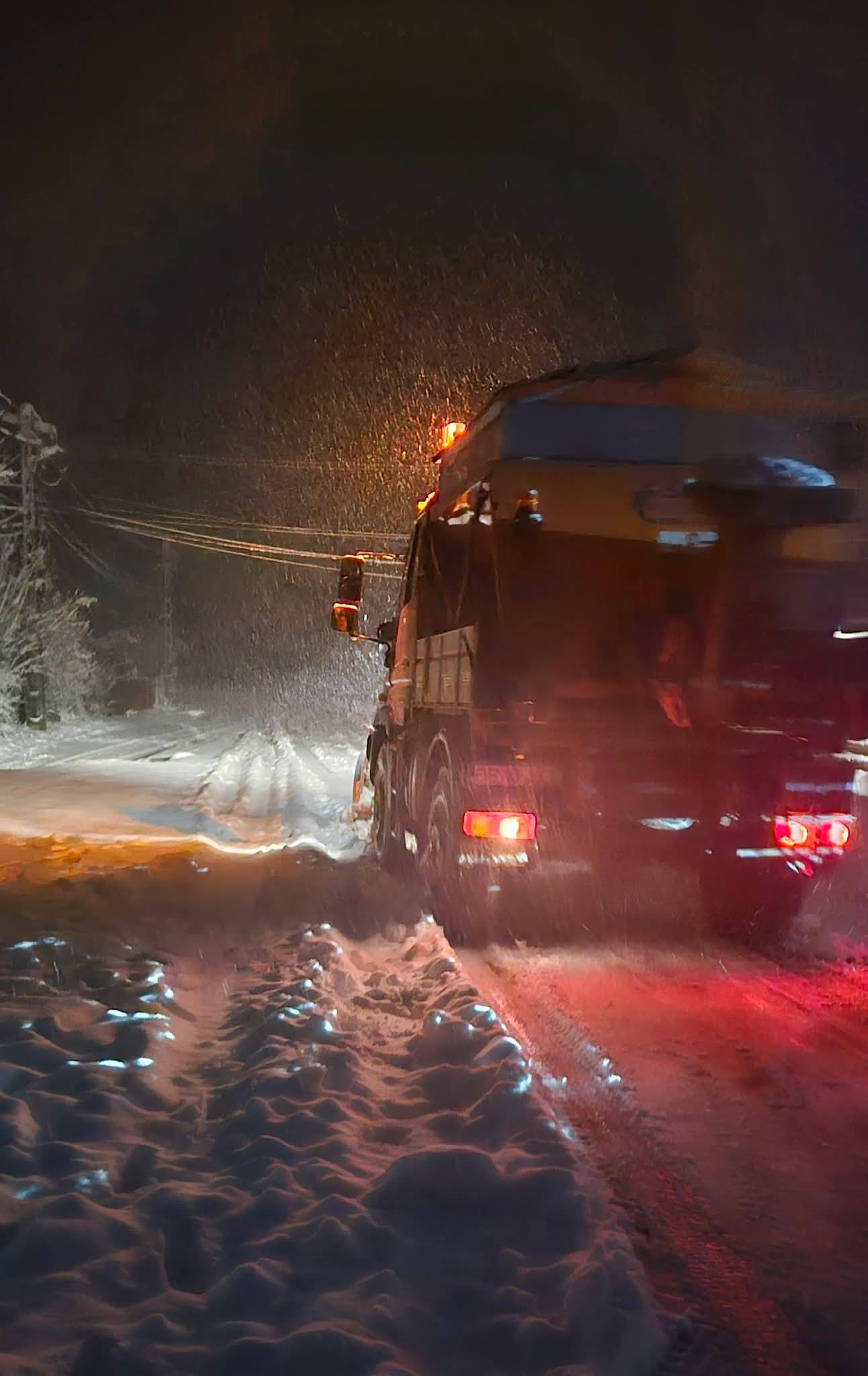 You are currently viewing Primăria Dărmănești intervine pentru deszăpezire și sprijinirea populației