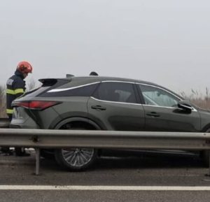 Read more about the article Un autoturism a căzut de pe o autoplatformă pe A1, sensul spre București