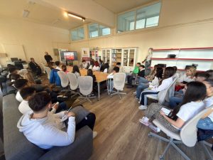 Read more about the article Proiectul CCIA Dâmbovița „Învață de la antreprenori” a ajuns la Liceul „Aurel Rainu” din Fieni