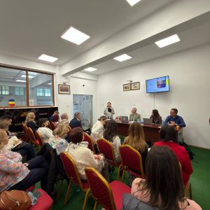 Read more about the article Instituțiile din Dâmbovița, la aceeași masă cu antreprenorii pentru clarificarea modificărilor aplicabile în 2026