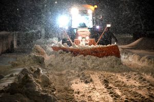 Read more about the article Primăria Lungulețu cere eliberarea străzilor pentru intervenția utilajelor de deszăpezire