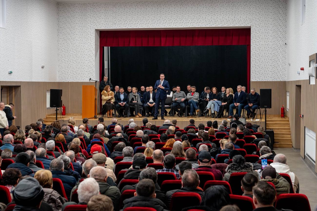 You are currently viewing Întâlnire zonală PSD la Găești. Peste 350 de membri, prezenți la o nouă etapă de analiză și consolidare a organizațiilor locale