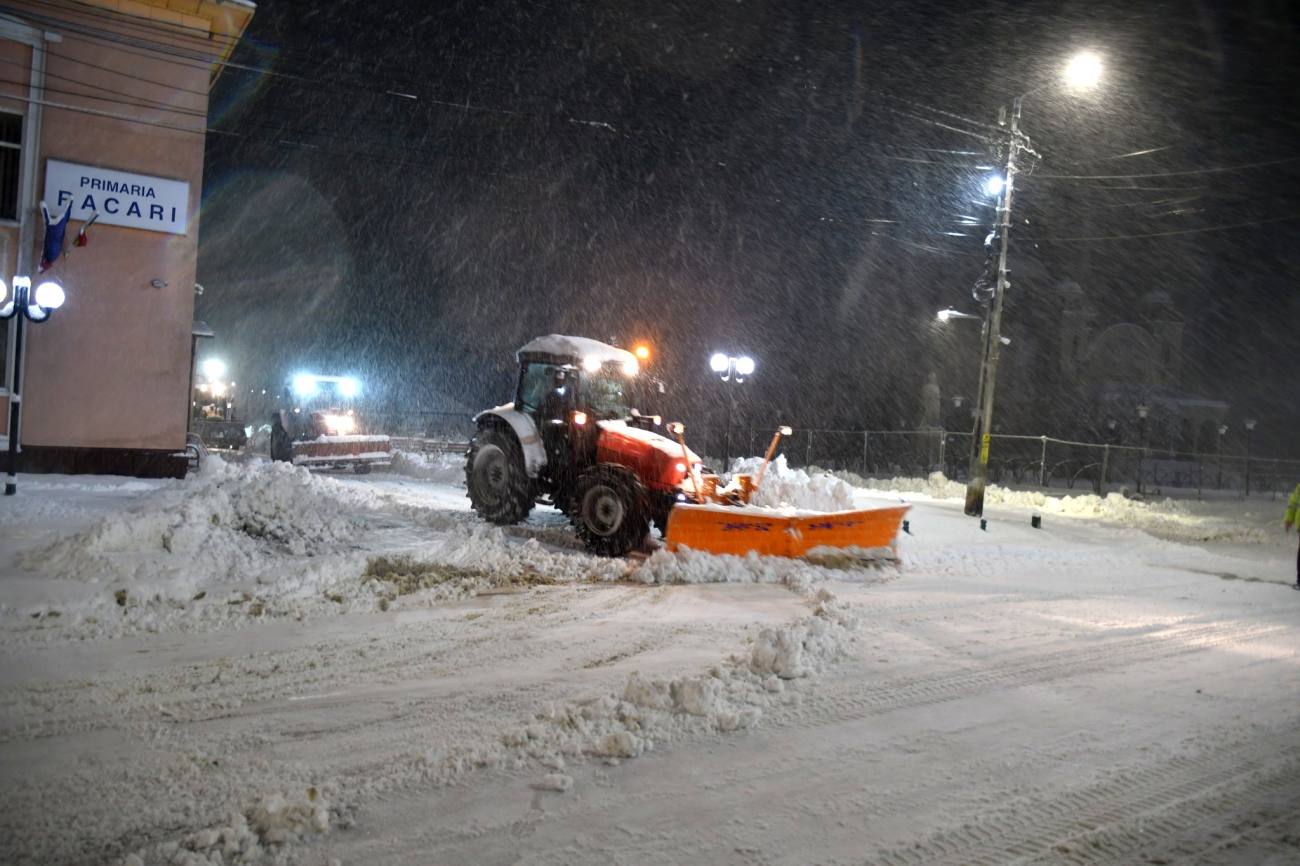 You are currently viewing Primarul din Răcari, după 12 ore de deszăpezire: Noi ne facem treaba și mergem mai departe