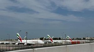 Read more about the article Dubai oprește zborurile pe aeroportul principal după un nou atac cu drone