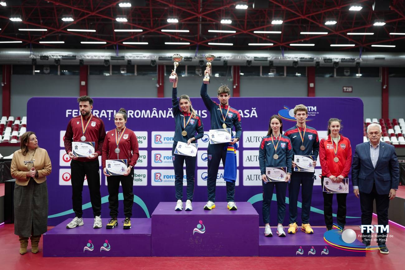 You are currently viewing Campionii României la tenis de masă! Bernadette Szocs și Eduard Ionescu au ridicat trofeul național atât în proba de simplu, cât și împreună, la dublu mixt