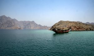 Read more about the article Iranul declară că e dispus să permită navelor japoneze să treacă prin Strâmtoarea Hormuz