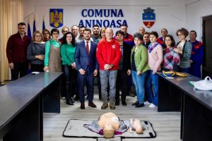 Read more about the article Angajații Primăriei Aninoasa, instruiți de Crucea Roșie Dâmbovița în tehnici de prim ajutor