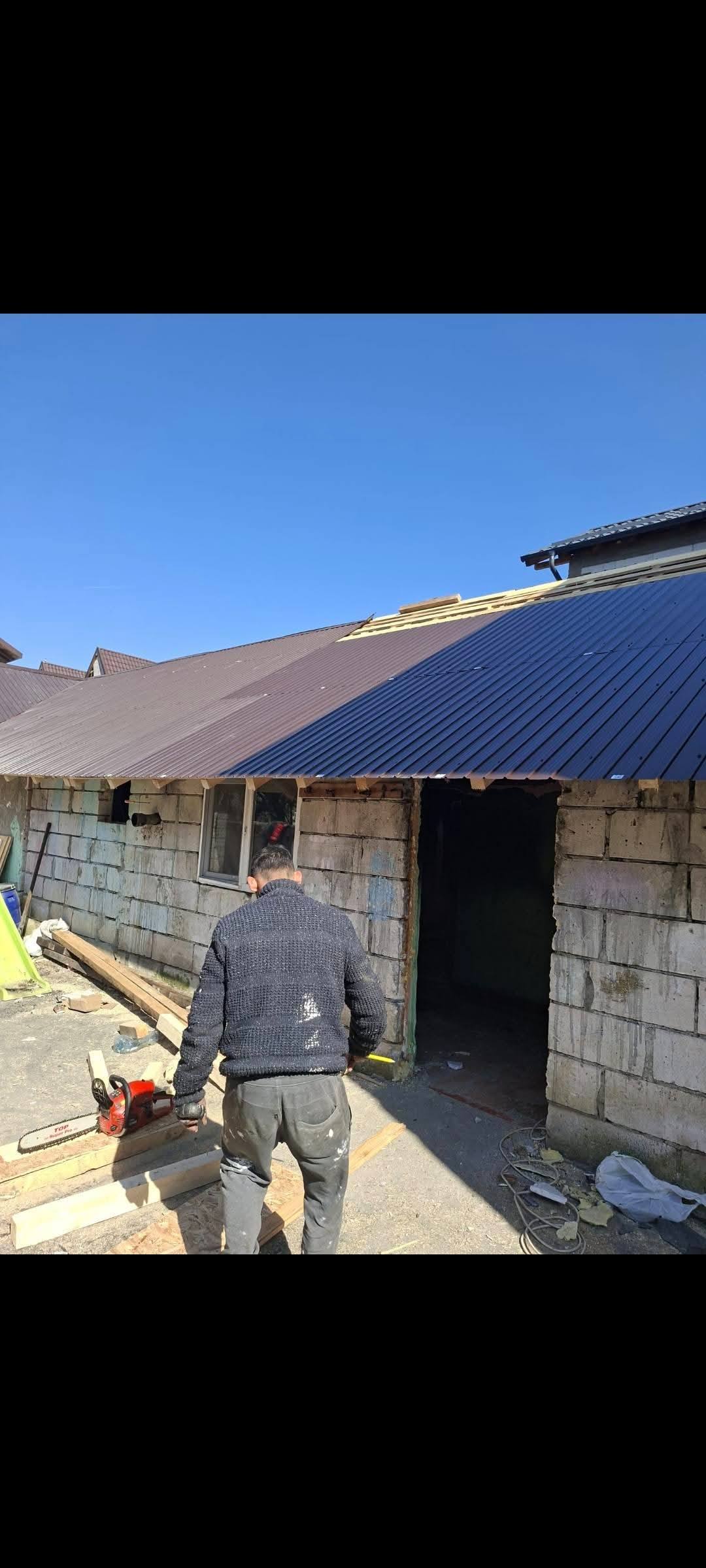 You are currently viewing Sprijin pentru familiile afectate de incendiul din Cazaci. Apelul primarului din Nucet a mobilizat instituții și comunitatea