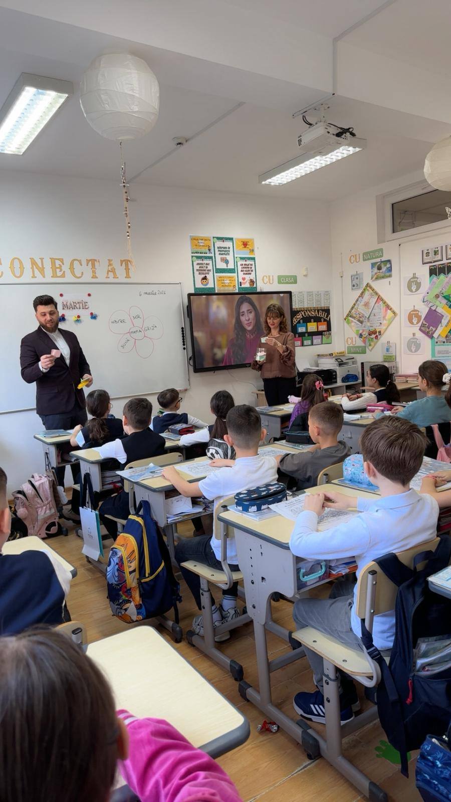 You are currently viewing LA TÂRGOVIȘTE, ACTIVITATE EDUCAȚIONALĂ DEDICATĂ MAMEI ÎN CADRUL PARTENERIATULUI DINTRE BISERICĂ ȘI ȘCOALĂ