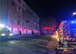 Read more about the article Flăcări și fum într-un bloc din Târgoviște! Mai mulți locatari au fost asistați medical!