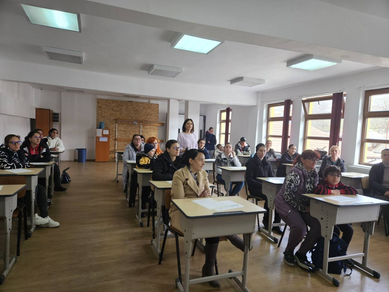 You are currently viewing „Stop discriminării” în școlile din Dâmbovița. Ateliere pentru profesori și părinți, organizate de CJRAE