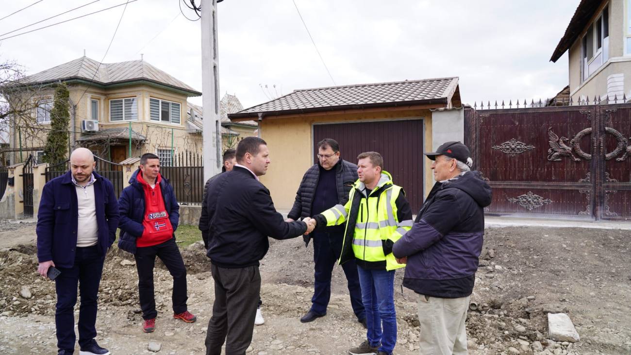 You are currently viewing Corneliu Ștefan, în vizită pe șantierele din județul Dâmbovița: lucrările avansează pe toate cele trei loturi
