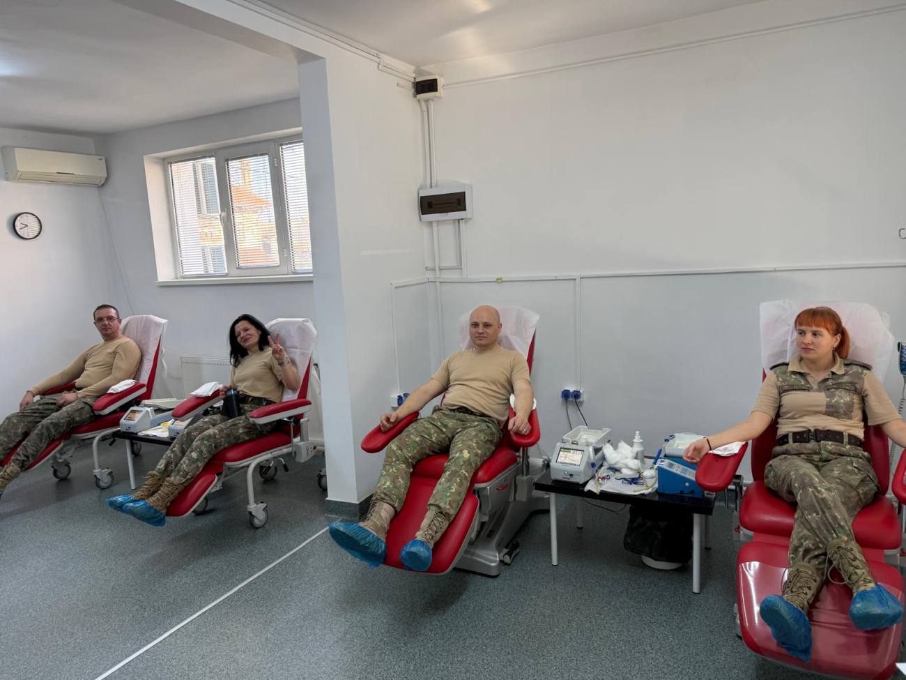 You are currently viewing O șansă la viață oferită printr-un gest simplu al militarilor din Dâmbovița