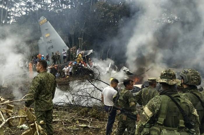 You are currently viewing Un avion al Forțelor Aeriene Columbiane, cu zeci de soldați la bord, s-a prăbușit
