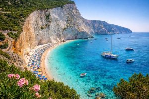 Read more about the article Lefkada – insula care îți rescrie definiția culorii turcoaz, în 2026