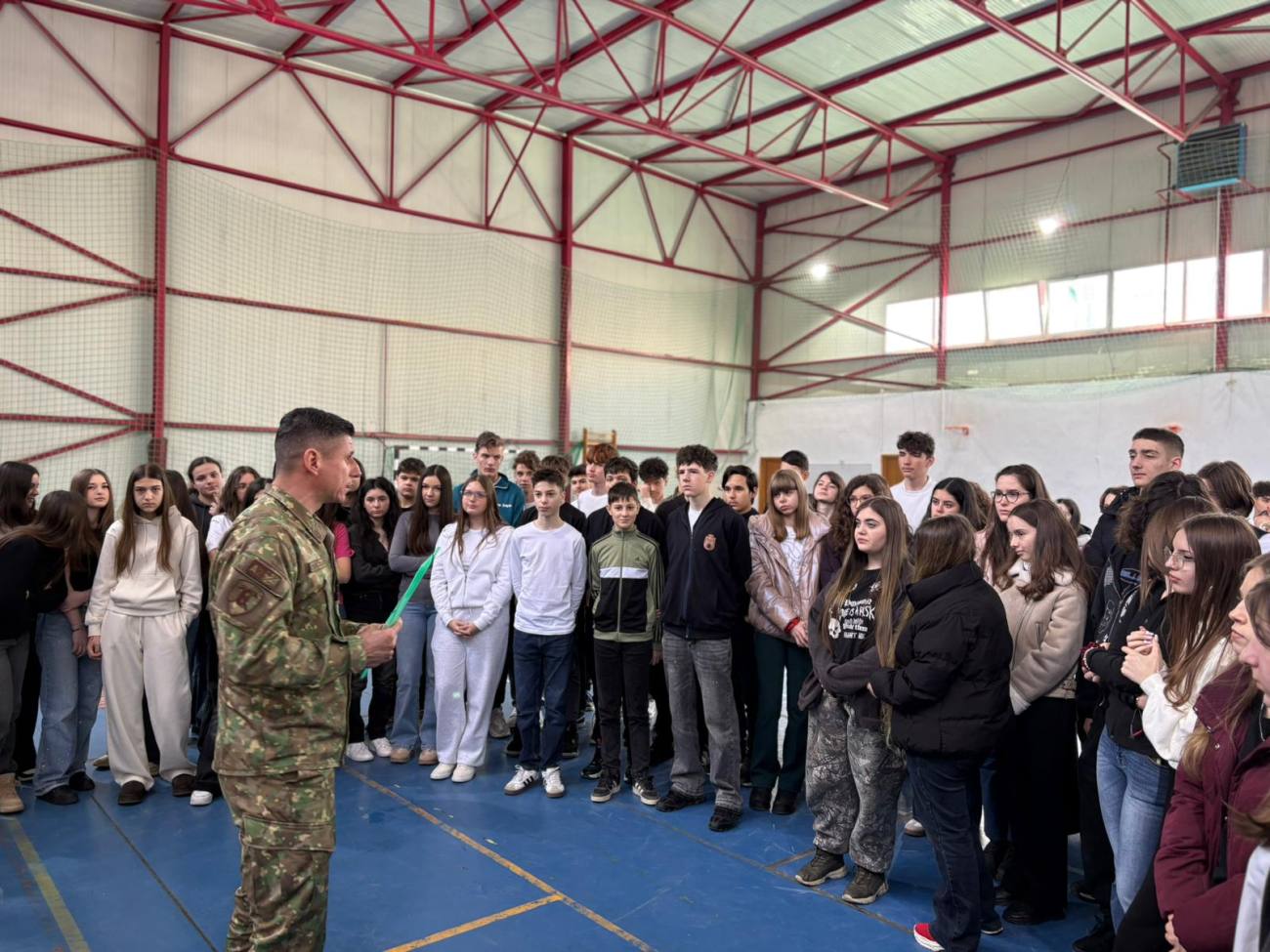 You are currently viewing Cariera militară, promovată în liceele din Dâmbovița de Centrul Militar Județean