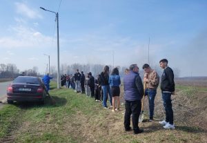Read more about the article Acțiune de împădurire la Odobești – peste 1.000 de arbori plantați pe marginea drumurilor județene