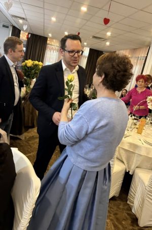 Read more about the article Femeile, în prim-plan la întâlnirea organizațiilor liberale din Dâmbovița. Teodor Rădoi: Avem nevoie de mai multe femei curajoase implicate în administrație