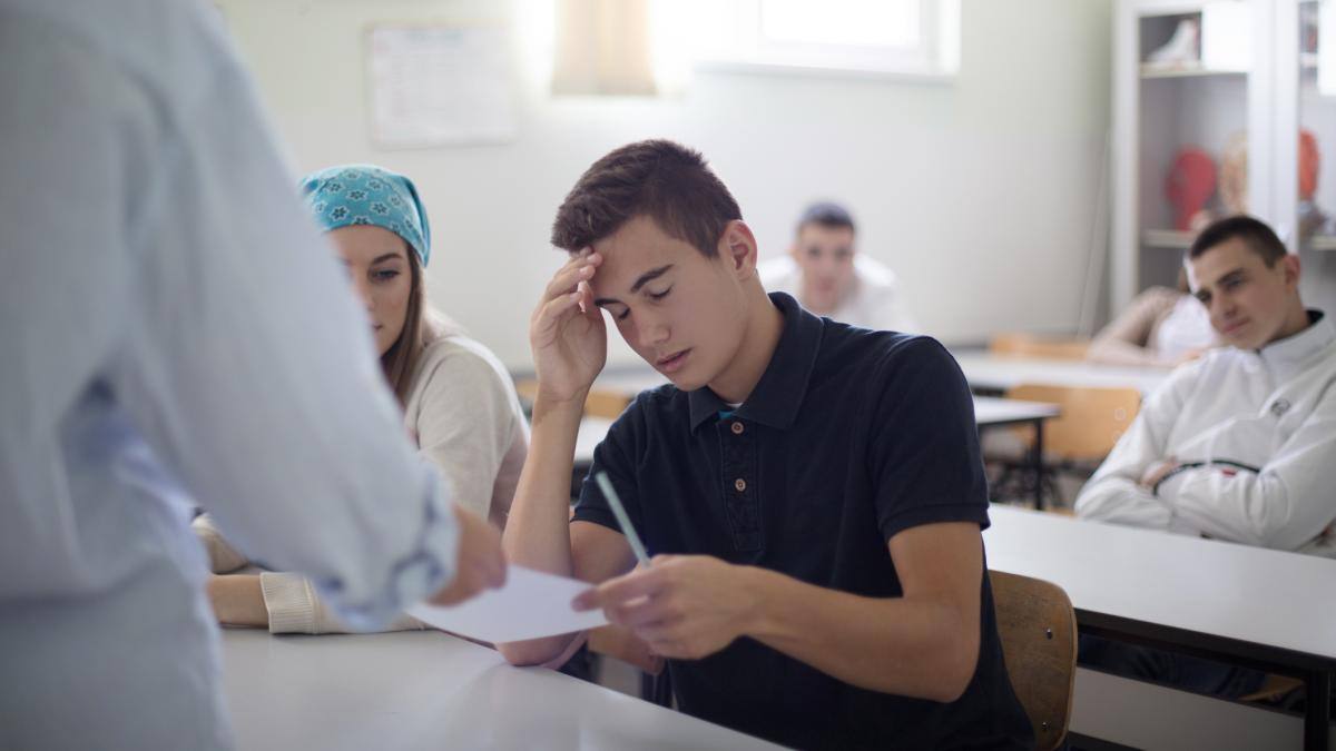 You are currently viewing Matematica s-a dovedit din nou o provocare pentru elevii dâmbovițeni la Simularea Evaluării Naționale