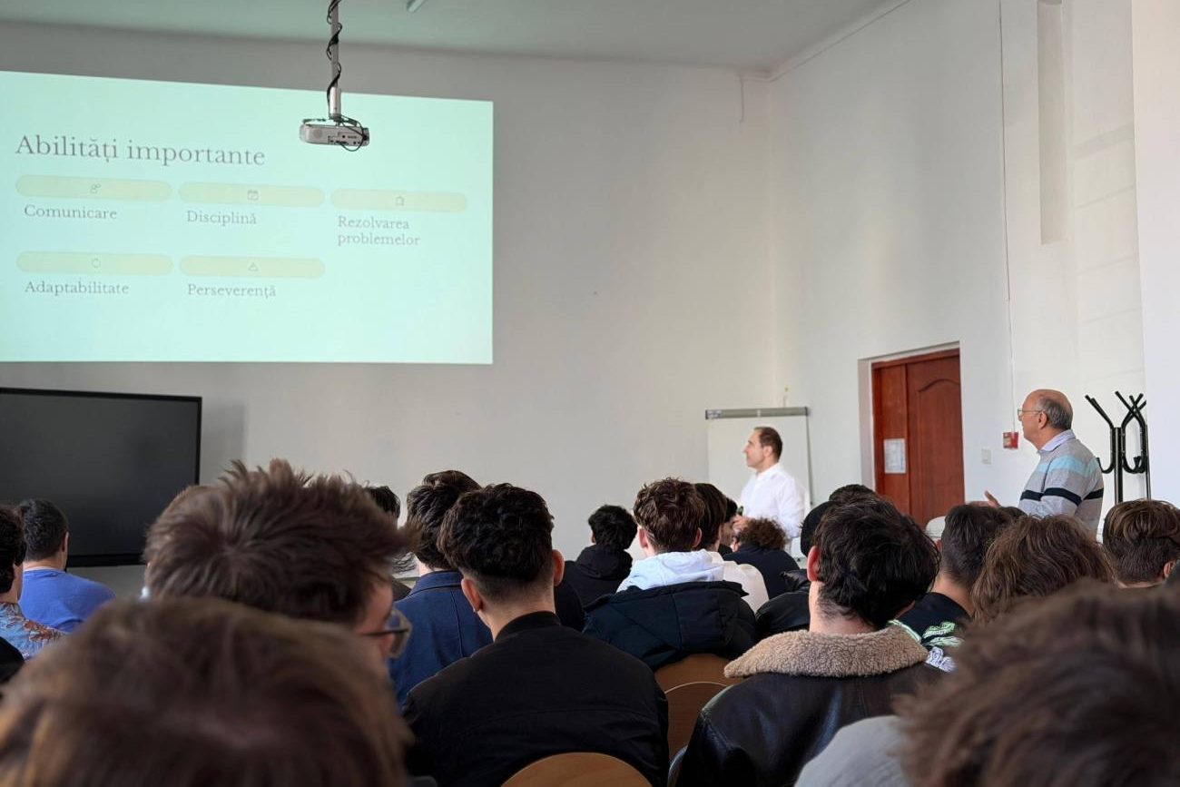 You are currently viewing Workshop despre antreprenoriat pentru elevii de la Colegiul „Carabella”, organizat de Rotary Club Târgoviște