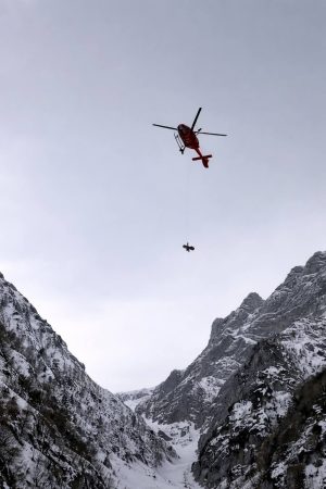 Read more about the article Turist rănit grav în Bucegi, după o cădere de câteva sute de metri în Valea Albă