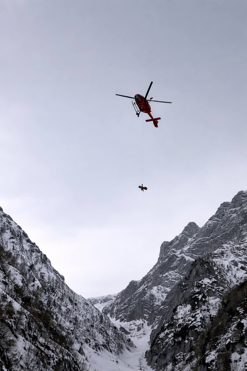 You are currently viewing Turist rănit grav în Bucegi, după o cădere de câteva sute de metri în Valea Albă