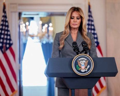 You are currently viewing Melania Trump a negat că ar fi avut vreo relație cu Jeffrey Epstein