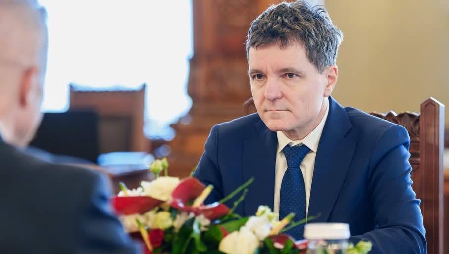 You are currently viewing Nicușor Dan: România nu se confruntă cu dificultăți de aprovizionare cu țiței și combustibili