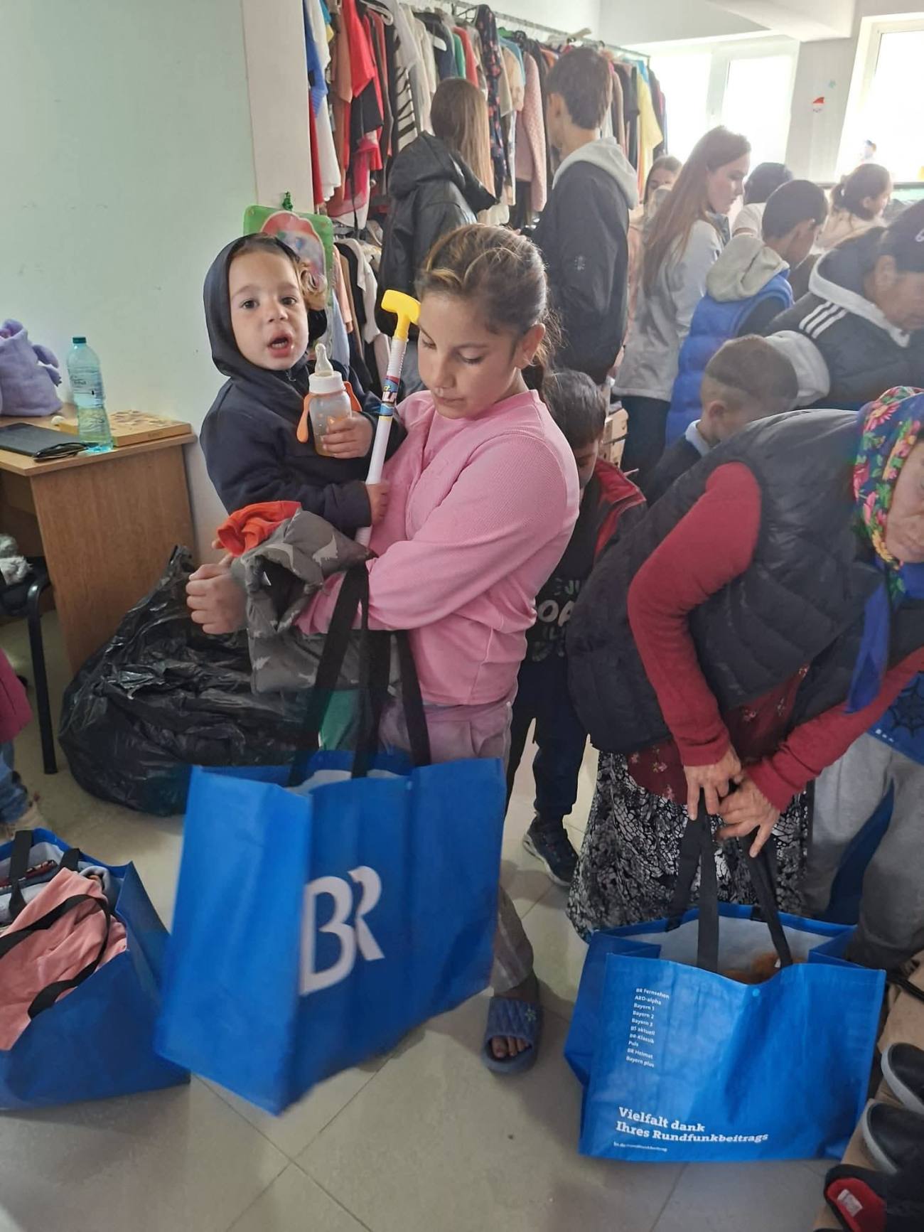 You are currently viewing În Săptămâna Patimilor, la Găești, copiii din familii vulnerabile primesc sprijin printr-o acțiune caritabilă