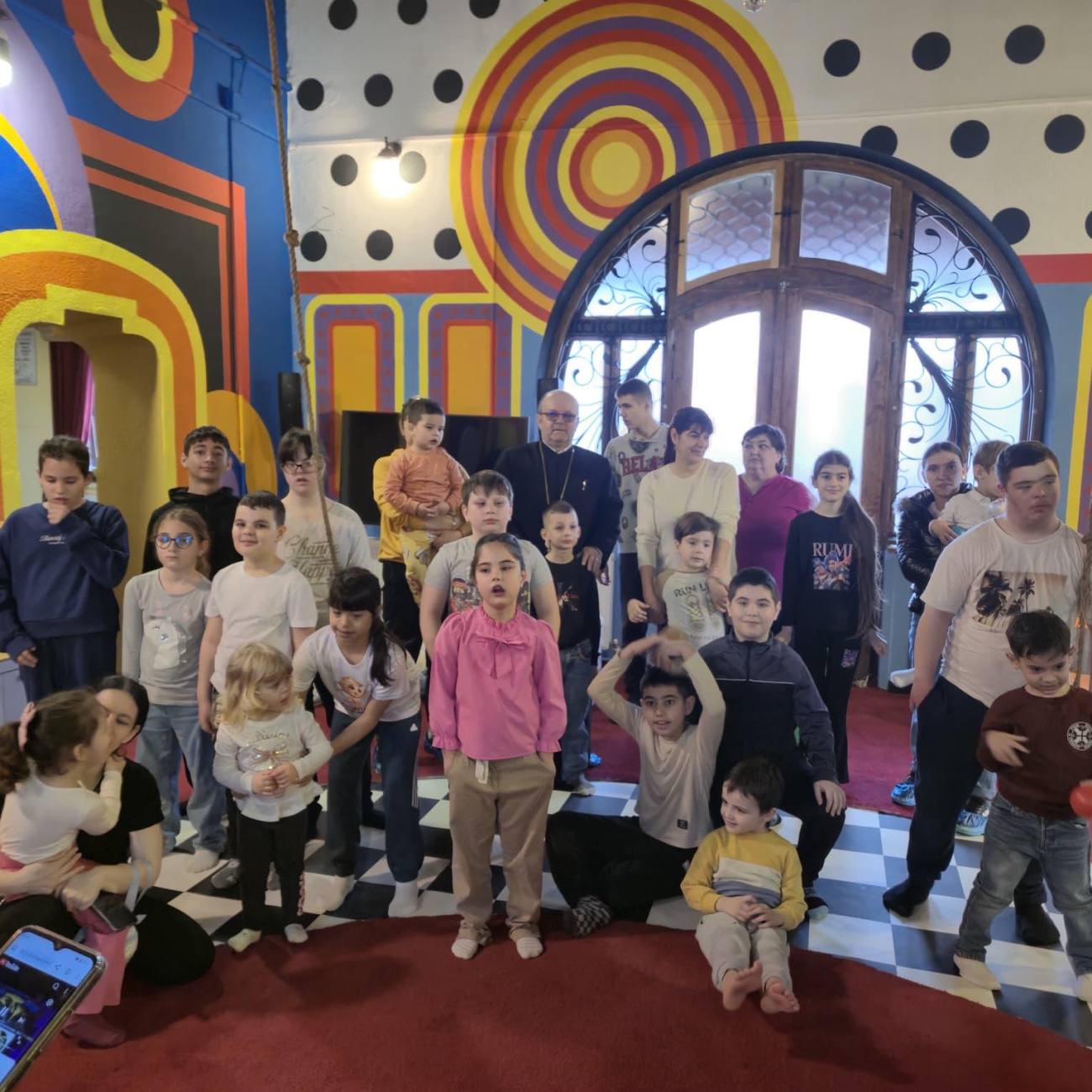 You are currently viewing ARHIEPISCOPIA TÂRGOVIȘTEI A MARCAT ZIUA INTERNAȚIONALĂ A PERSOANELOR CU SINDROM DOWN PRINTR-O ACȚIUNE FILANTROPICĂ