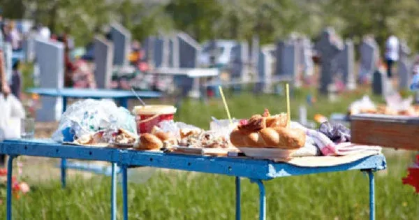 You are currently viewing Paștele Blajinilor, sărbătoare străveche de pomenire a strămoșilor