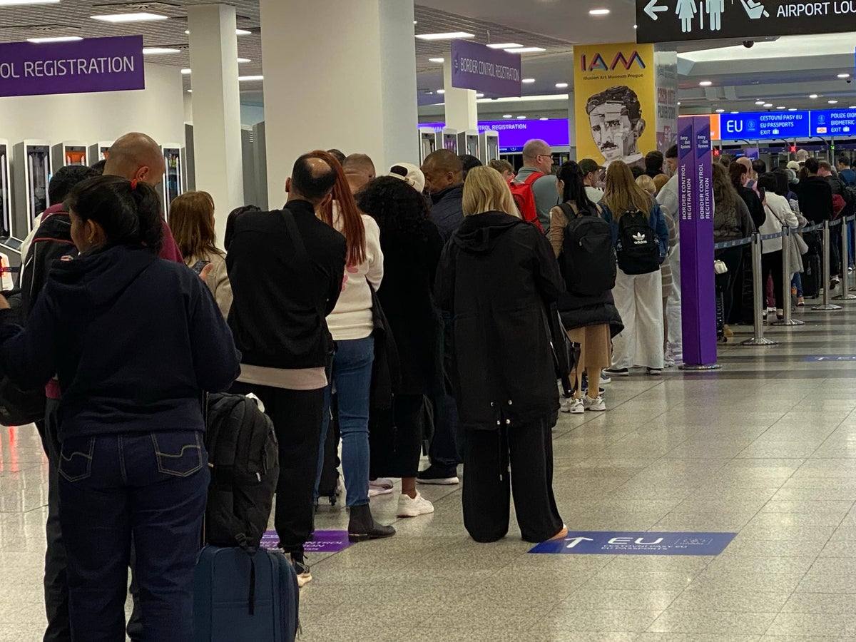 You are currently viewing Implementarea sistemului EES a provocat „perturbări semnificative” pe mai multe aeroporturi