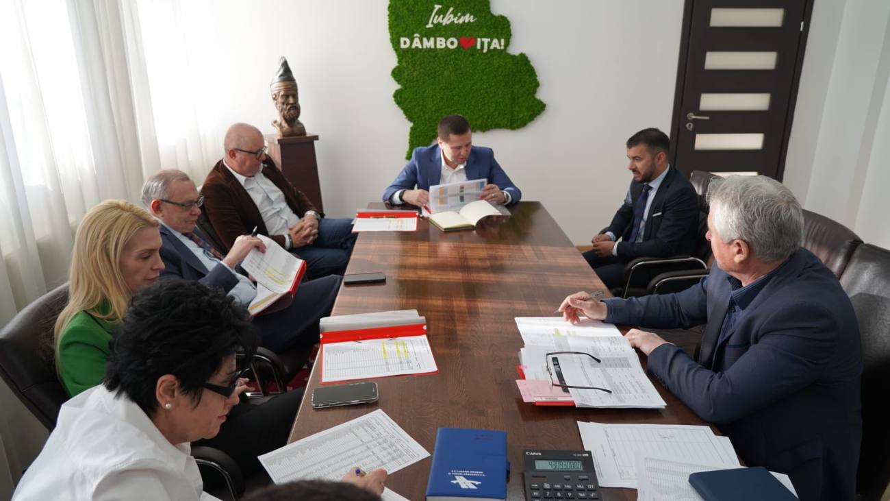 You are currently viewing Corneliu Ștefan, consultări cu primarii dâmbovițeni: Administrațiile locale au nevoie de stabilitate cât mai repede