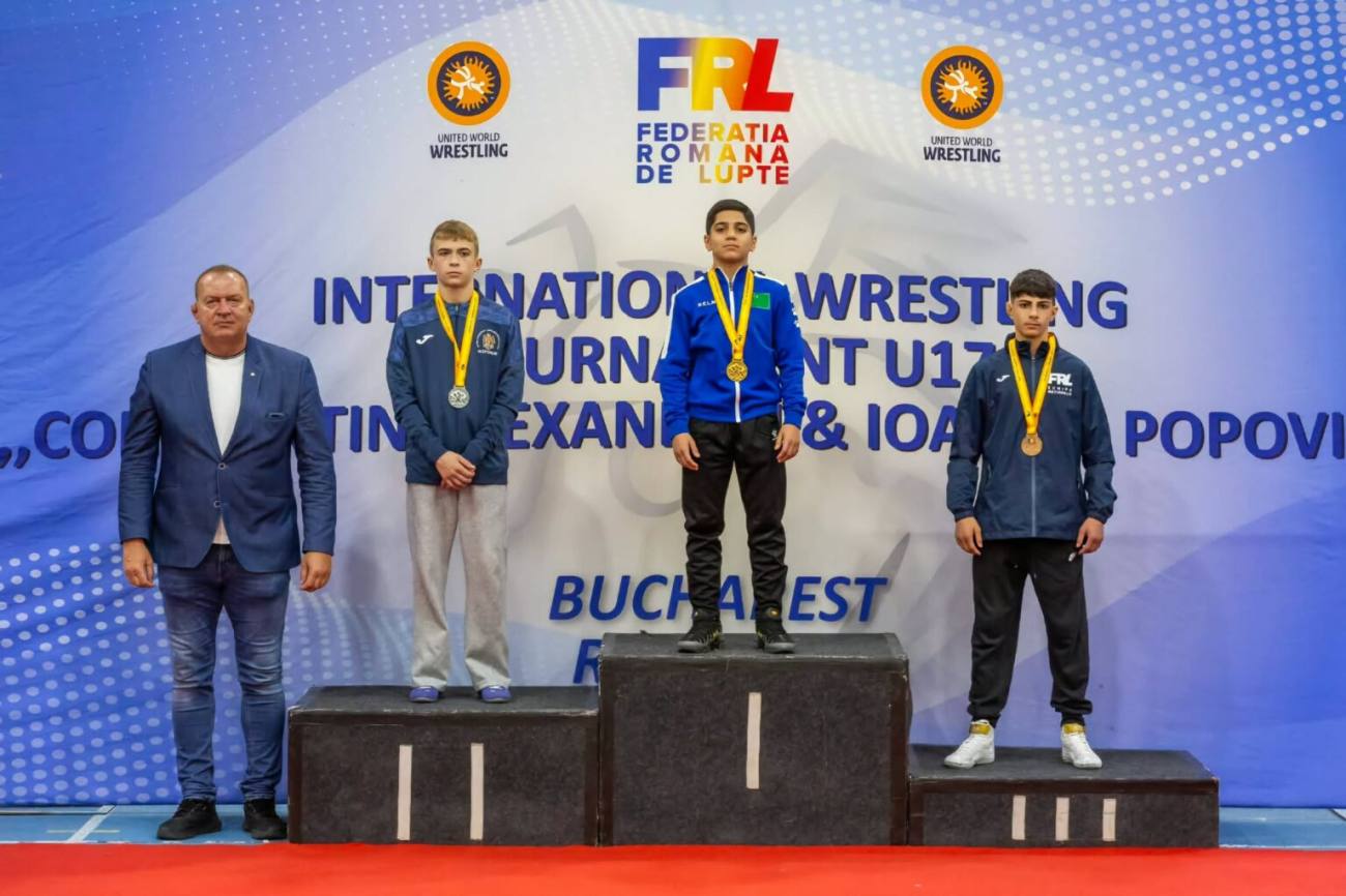 You are currently viewing Luptătorul Daniel Matei, de la CSȘ Târgoviște, medaliat cu bronz la Turneul Internațional U17 „Constantin Alexandru & Ioan W. Popovici”