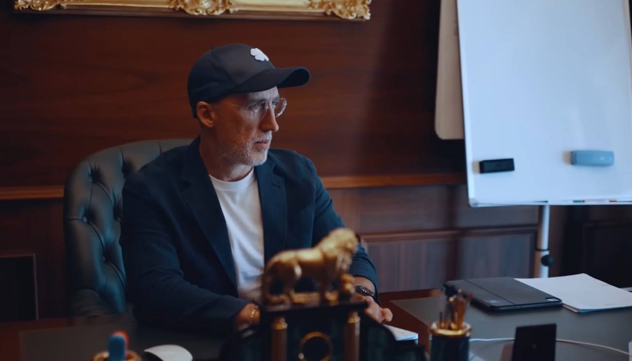 You are currently viewing Modelul de afaceri Soft2Bet și inovația sub conducerea lui Uri Poliavich