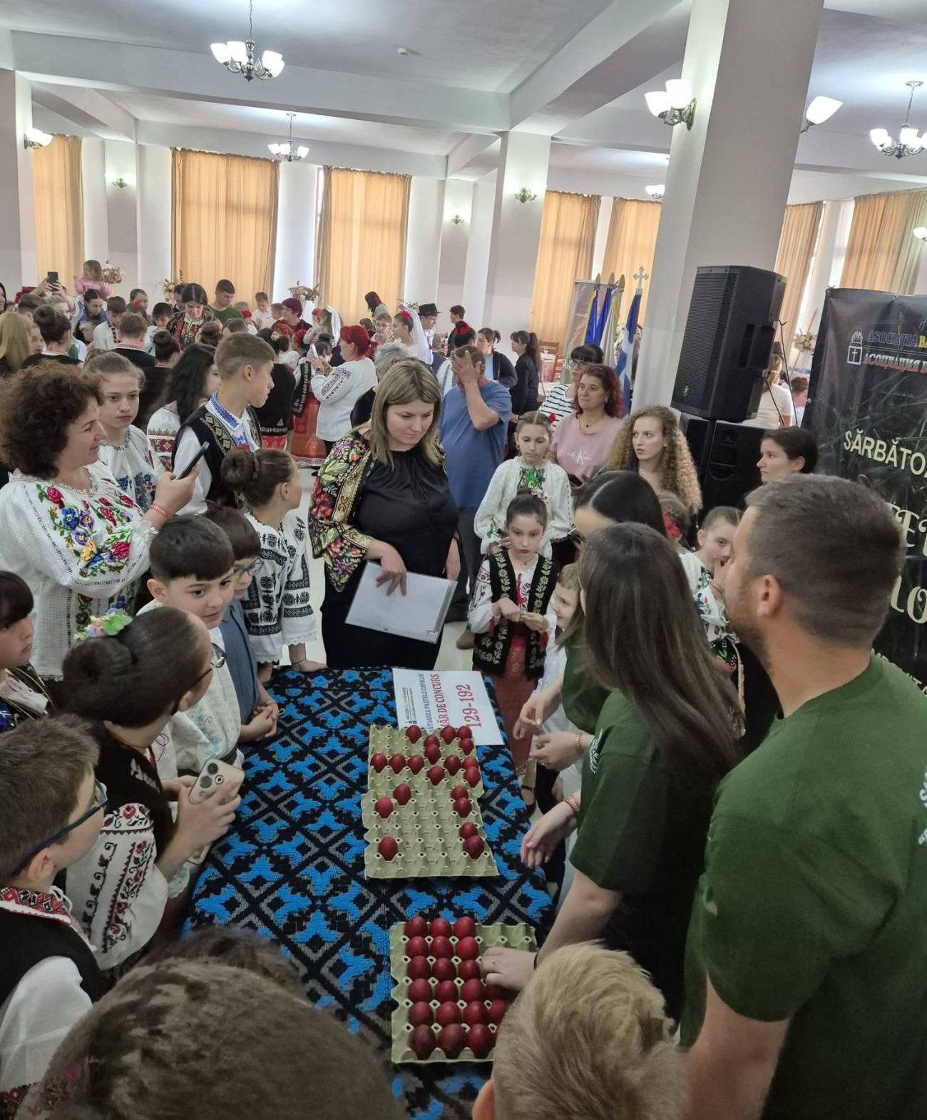 You are currently viewing „Paștele Copiilor”, la Băleni a reunit sute de participanți la un eveniment dedicat tradițiilor bulgare