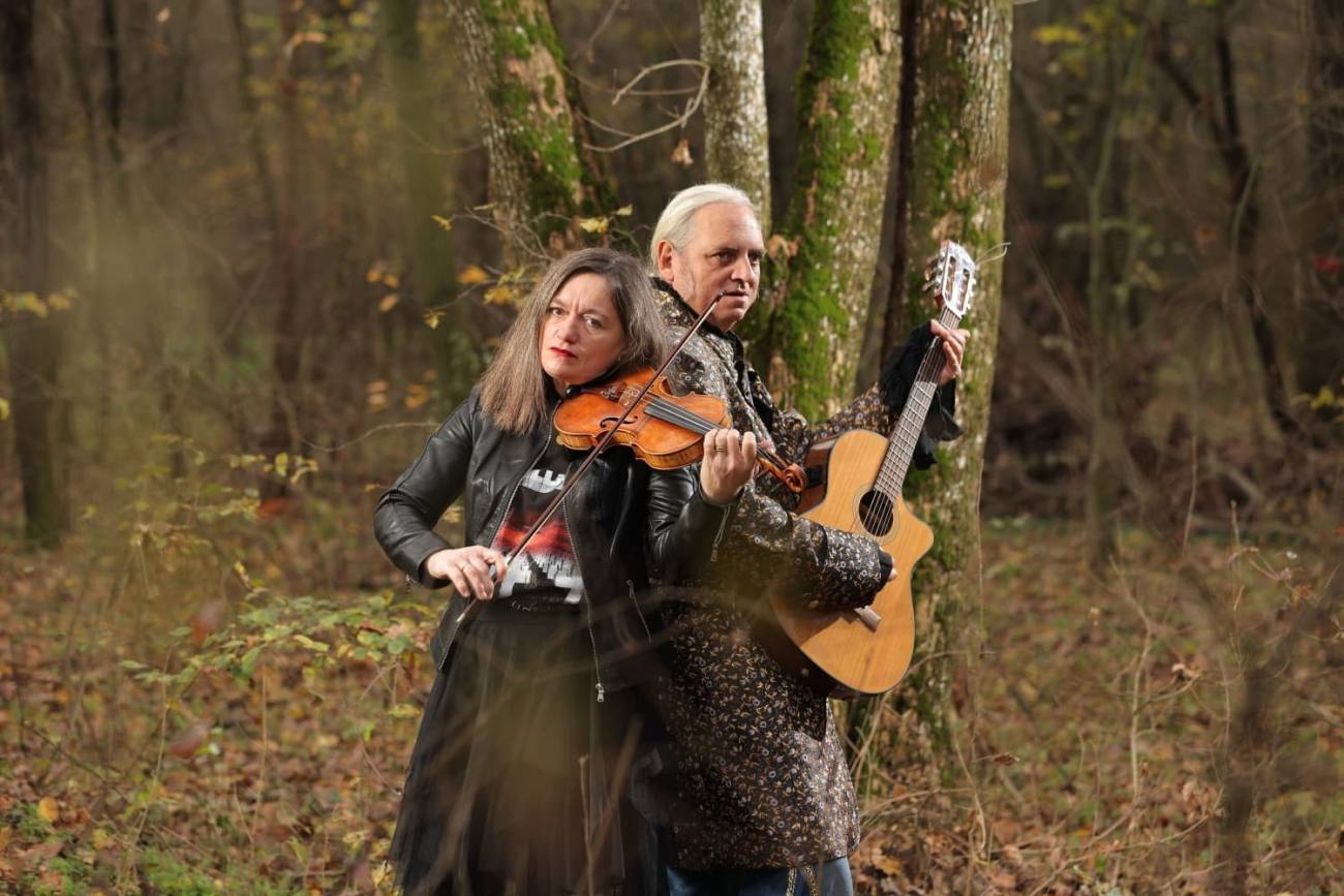 You are currently viewing Concert inedit la Târgoviște. „When Violin Meets Guitar”, pe scena Teatrului „Tony Bulandra”