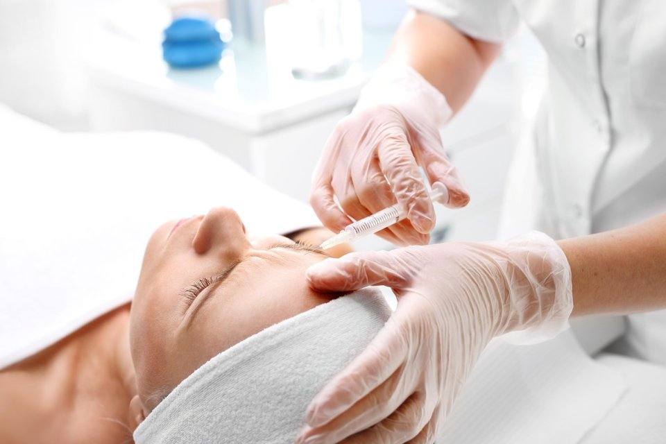 You are currently viewing A fost închisă clinica din București unde o femeie a murit după o intervenție de lifting facial