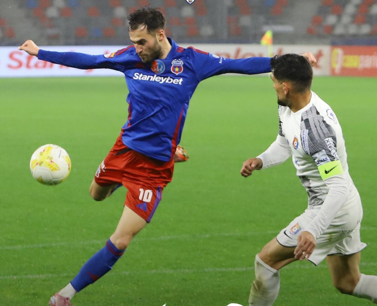 You are currently viewing Dezastru total la Chindia Târgoviște! Dâmbovițenii, la a opta înfrângere consecutivă după eșecul cu Steaua București