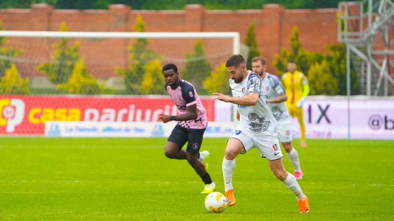 You are currently viewing Chindia Târgoviște, la prima victorie în play-off: 1-0 cu Corvinul Hunedoara, o echipă proaspăt promovată în Superligă