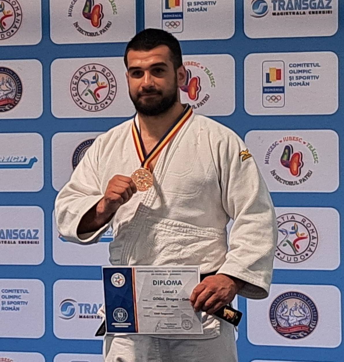 You are currently viewing Judocanii de la CSM Târgoviște, două medalii de bronz la Campionatul Național pentru seniori! O judoka din Dâmbovița a devenit campioană națională